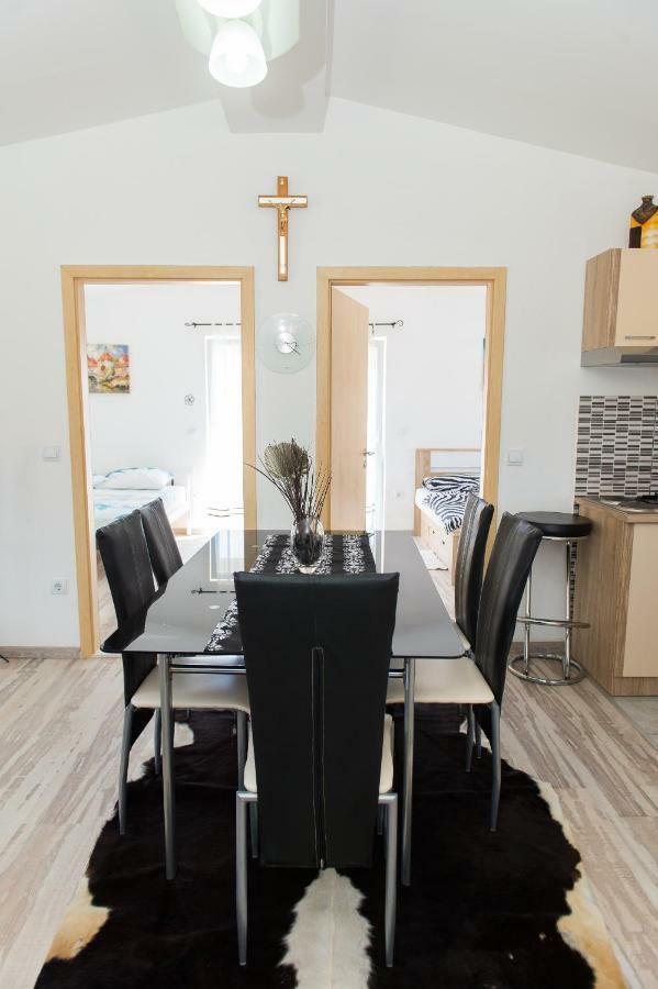 Apartment Ella روغوزنيكا المظهر الخارجي الصورة