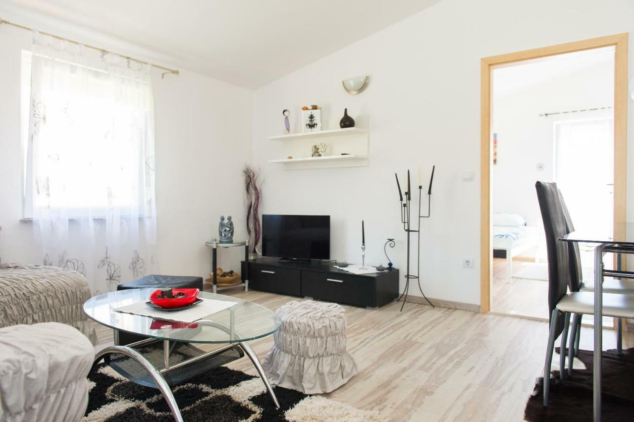 Apartment Ella روغوزنيكا المظهر الخارجي الصورة